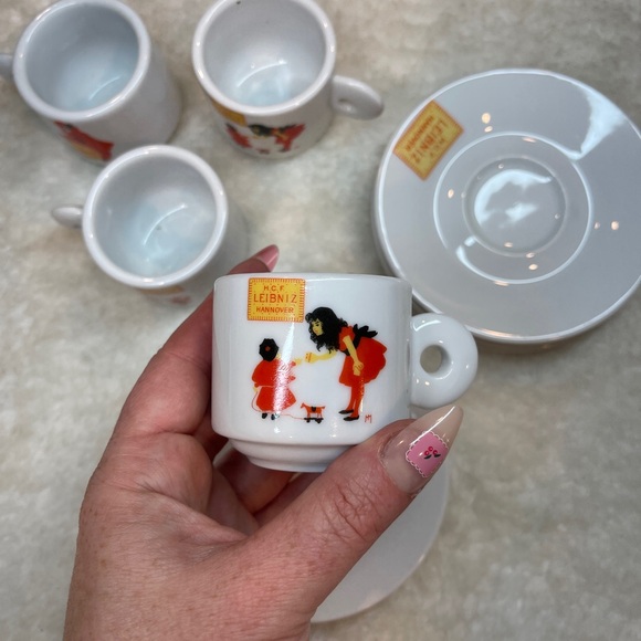 🍪Leibniz Collectible Espresso Coffee Cups and Plates Set with Red Illustrations - Picture 5 of 5